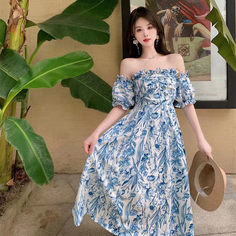 2025新款法式茶歇别致惊艳蓝色碎花抹胸一字肩吊带连衣裙女ISN潮