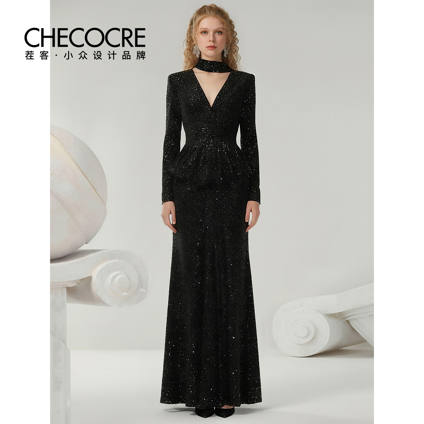 茬客立领镂空上衣长裙