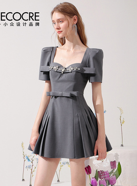 茬客学院风百褶连衣裙夏俏皮高腰减龄蝴蝶结气质钉钻方领灰色裙子