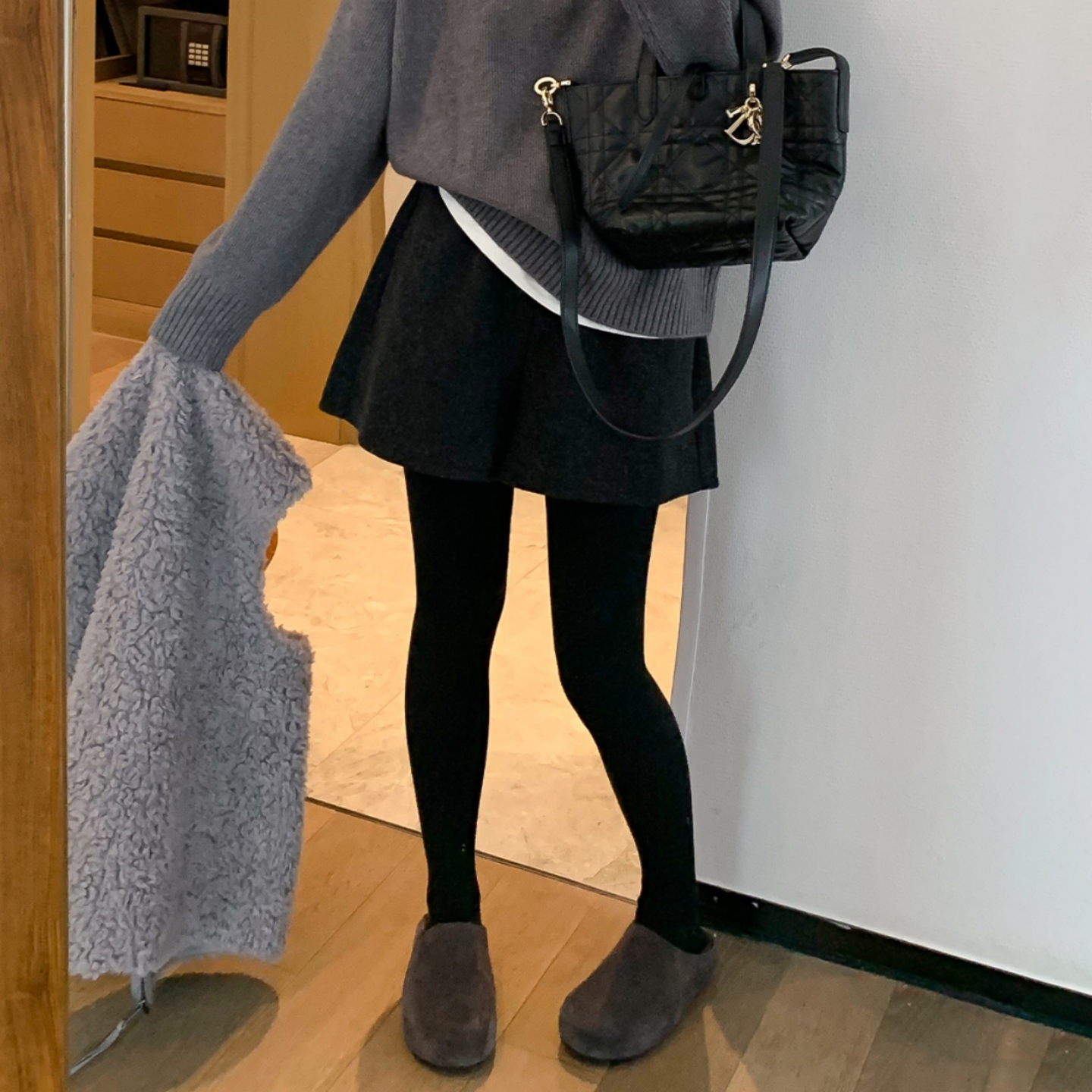 黑灰色高腰毛呢短裤女