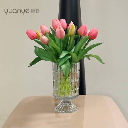 原野花艺手感保湿郁金香仿真花高档pu假花手捧花束轻奢高端摆件