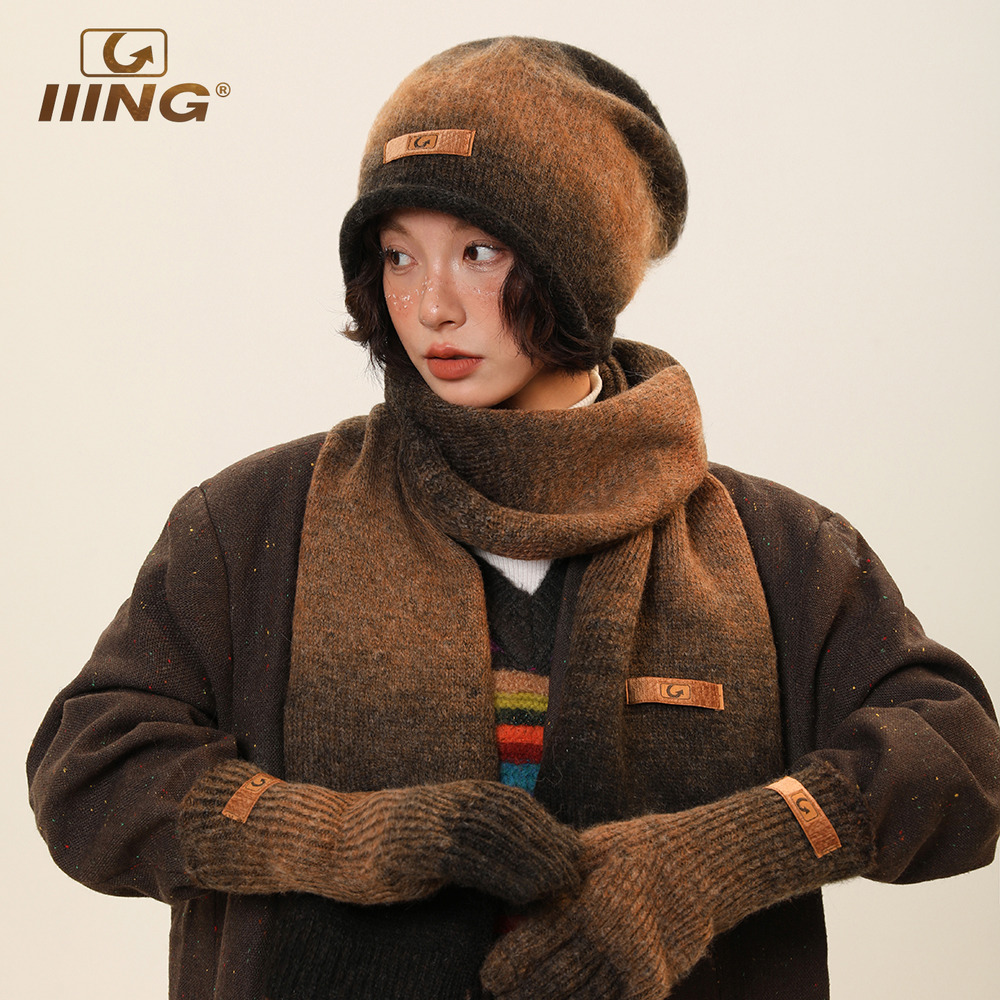 渐变帽子围巾手套三件套一套配齐