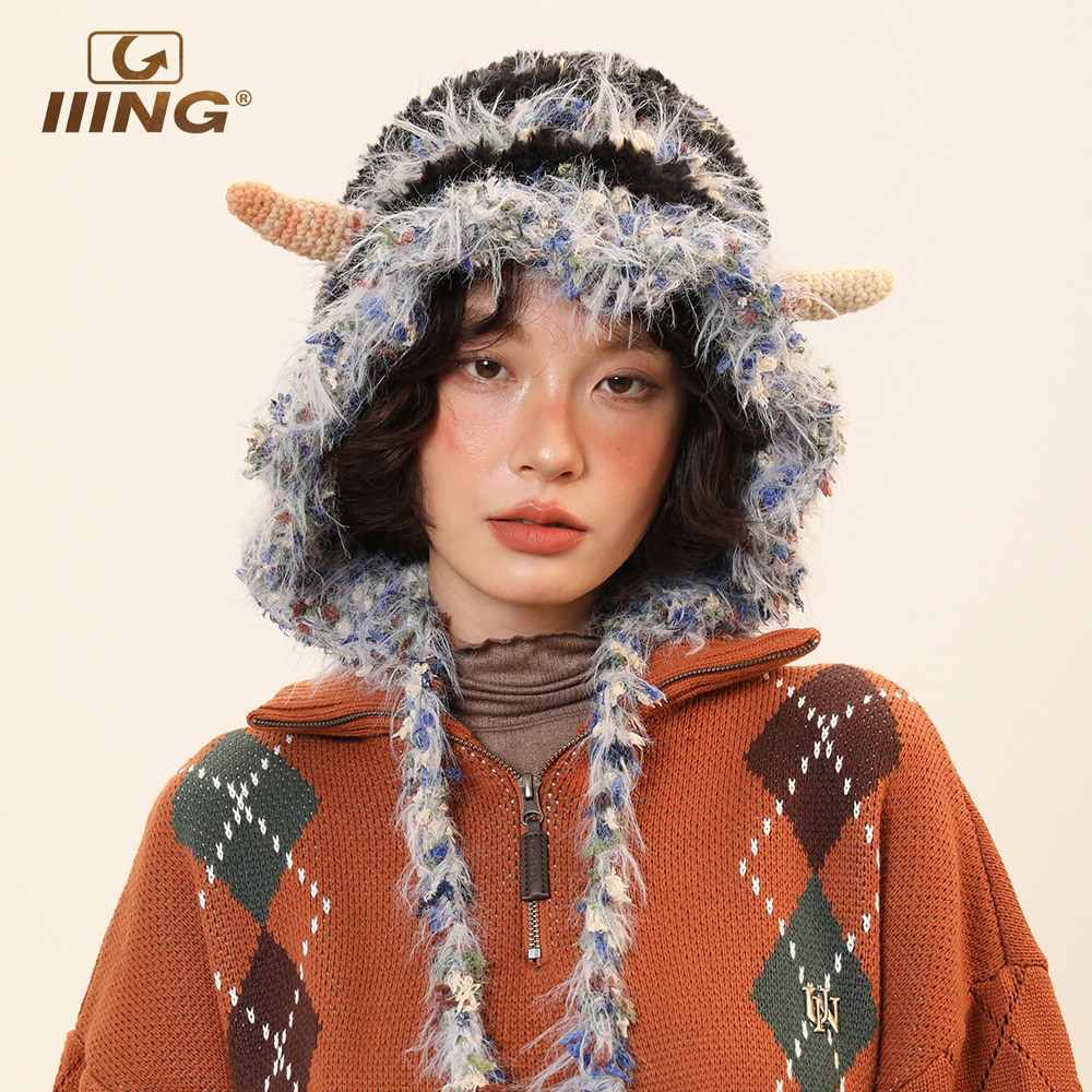 毛绒绒可爱羊角混色辫子雷锋帽小怪兽搞怪帽子女冬保暖针织护耳帽