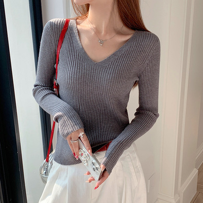 灰色v领羊绒打底衫女2025新款秋季内搭针织衫洋气修身羊毛毛衣