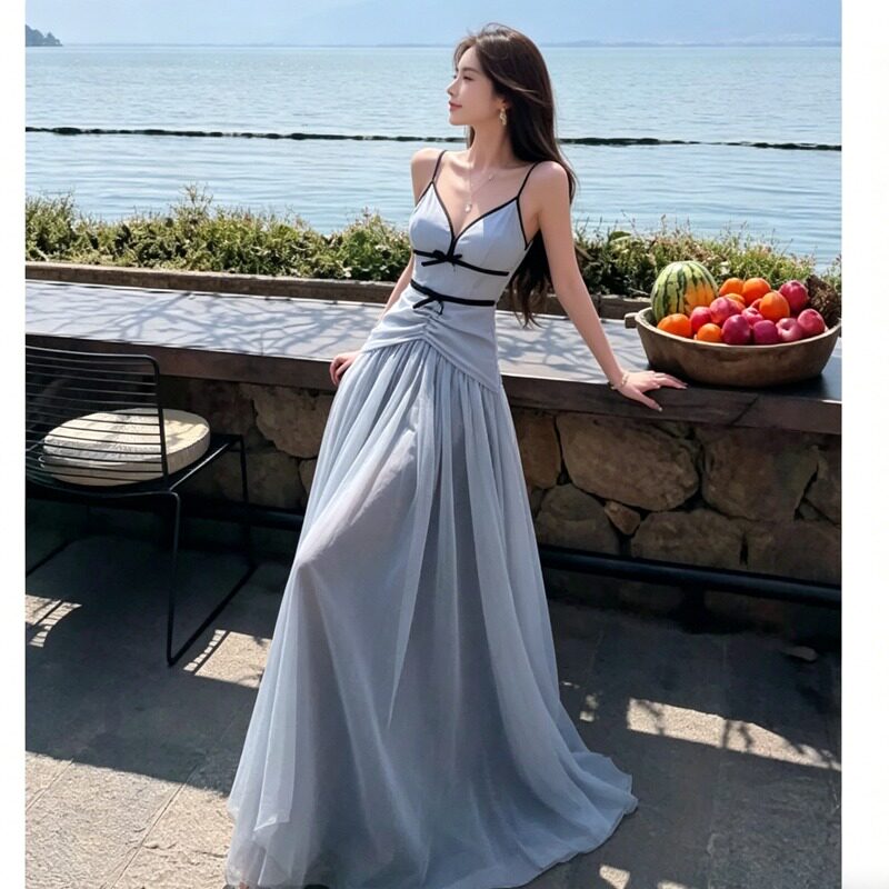 云南大理绝美蓝色网纱V领吊带连衣裙女夏季收腰海边度假仙女长裙