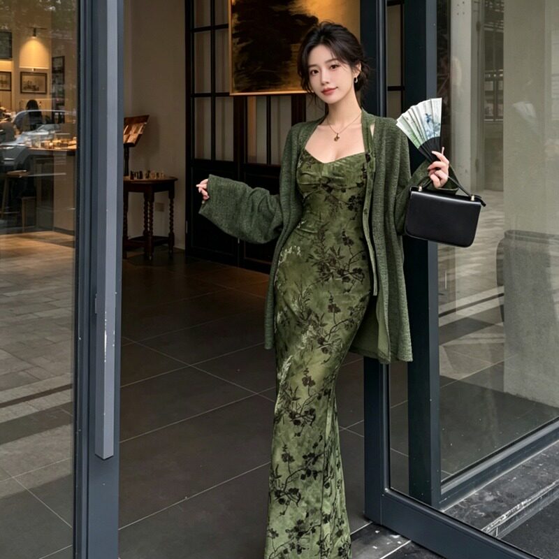 绿色碎花吊带连衣裙子女装早春季流行氛围感潮2026新款法式高级感