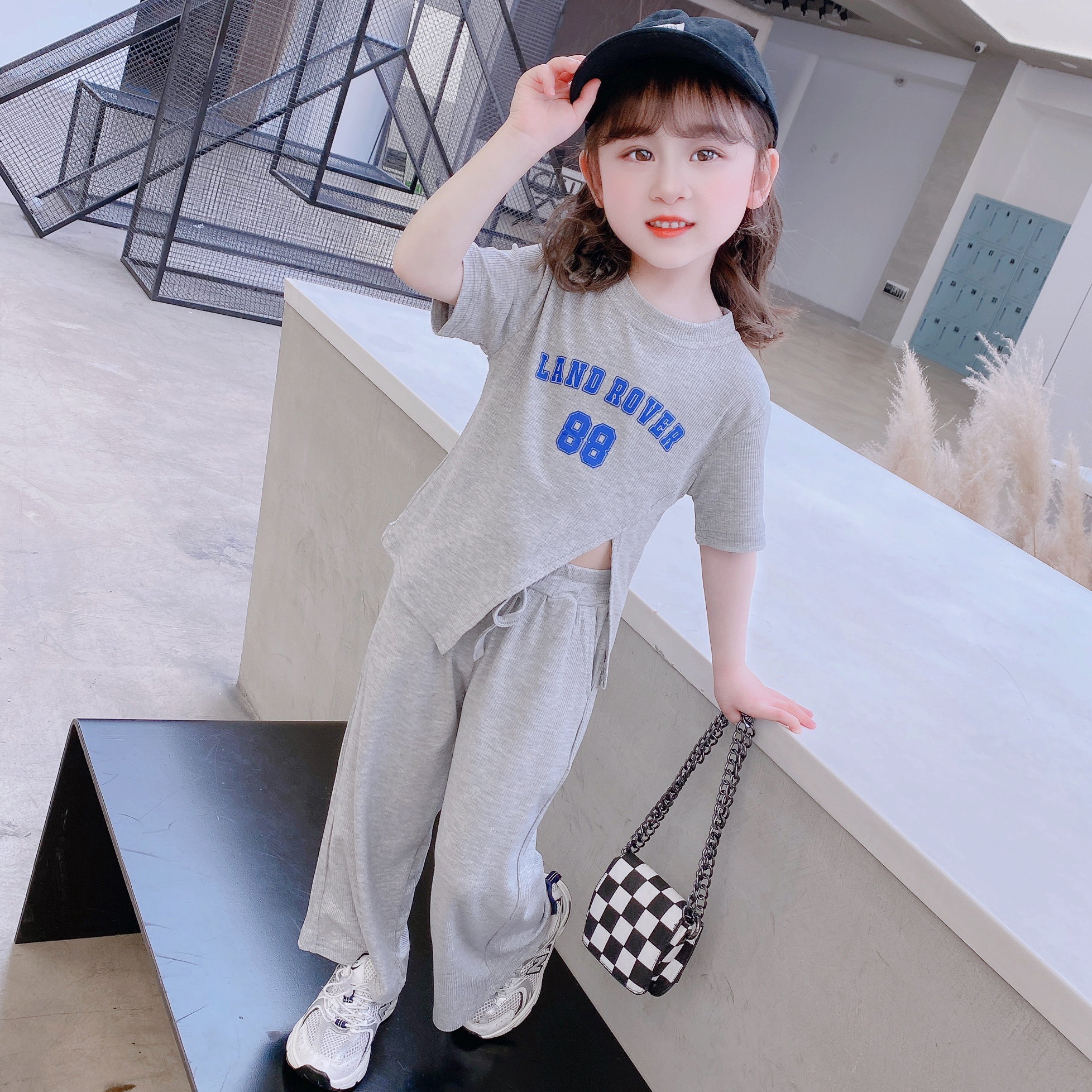 女童夏装韩系套装2025新款女宝宝洋气短袖上衣休闲喇叭裤子两件套