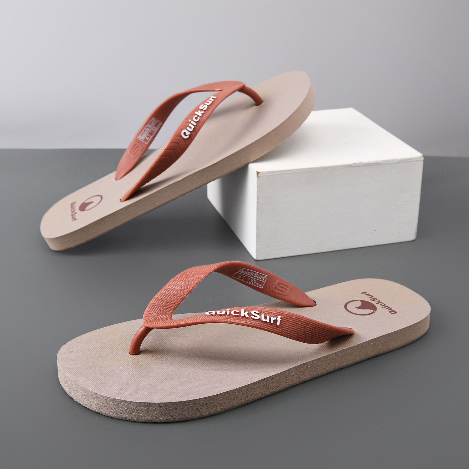 男拖鞋人字拖2026新款防滑外穿夏季休闲沙滩鞋潮流舒适夹脚0320k