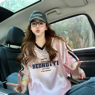 夏季个性V领字母印花宽松T恤女高级感插肩袖拼接中长款遮肉上衣潮