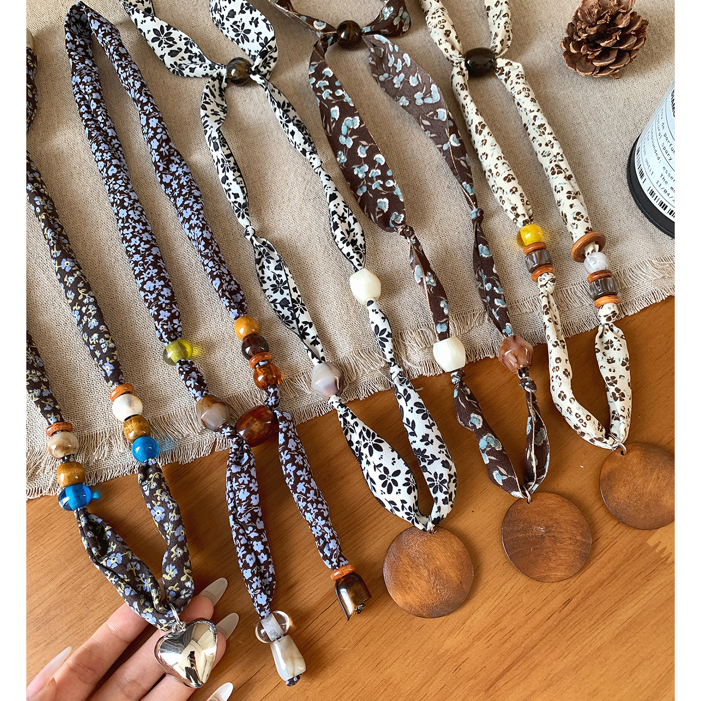 美拉德碎花丝巾项链女款高级感小众设计百搭毛衣链时尚个性配饰,饰品/流行首饰/时尚饰品新,项链,淘宝优惠券,粉丝福利购,淘宝优惠卷