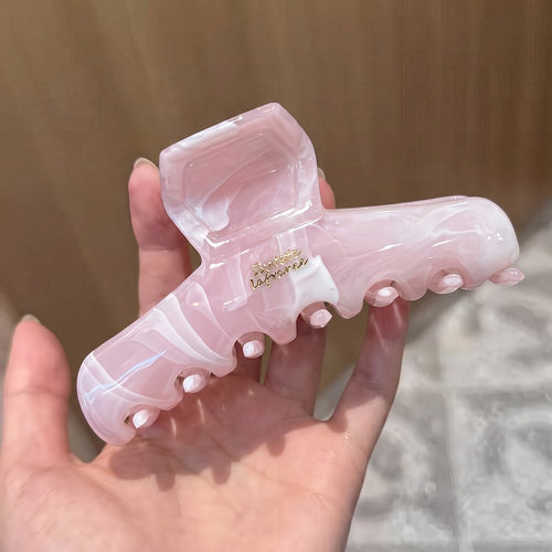 高级感粉色晕染醋酸抓夹女