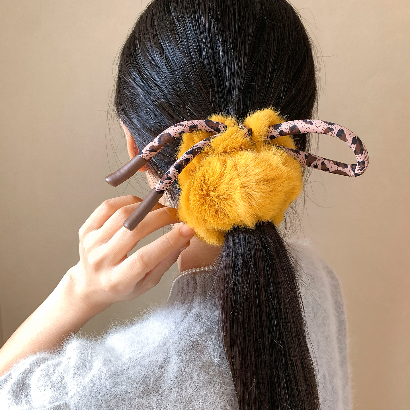 韩系豹纹蝴蝶结黄色毛绒大肠发圈