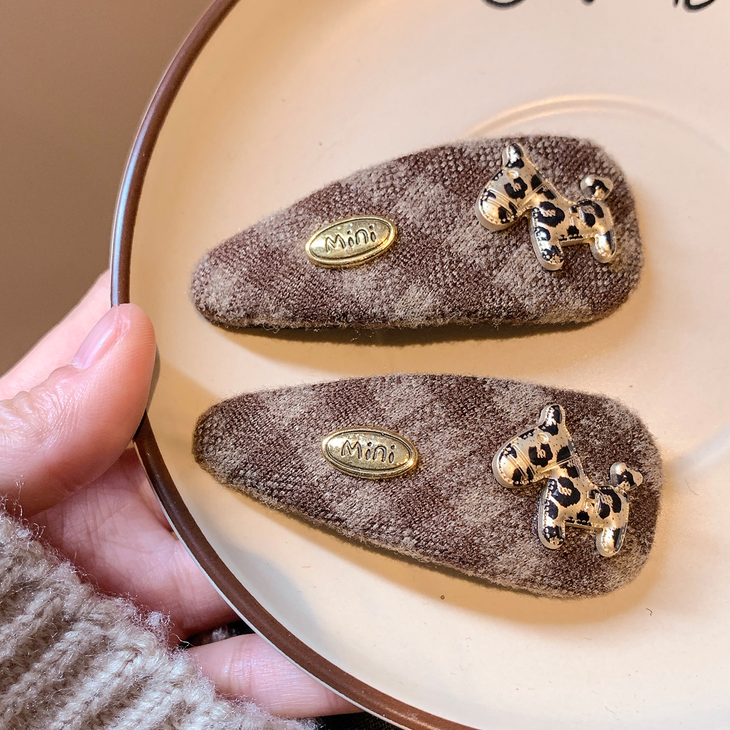 咖色格子小马发夹边夹侧边女