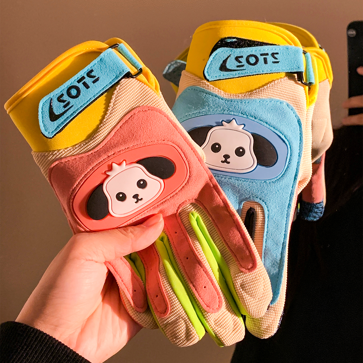 彩色可爱小狗骑行五指手套女冬季保暖防风防寒电动摩托车防滑触屏