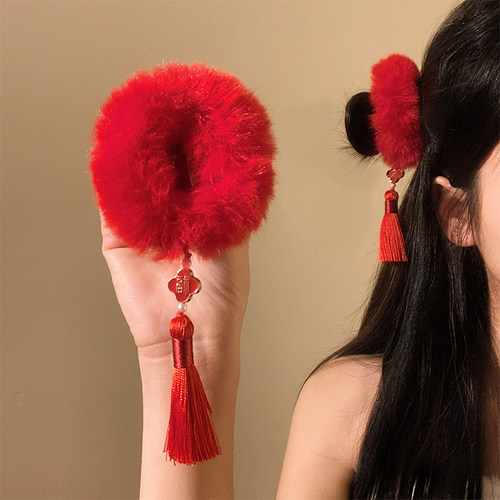 辞旧迎新~新年红色毛绒大肠发圈