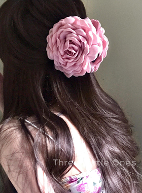 Caro同款柔紫色干枯玫瑰花朵发夹女高级感鲨鱼抓夹发饰后脑勺头饰