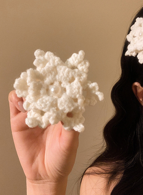雪漫冬日圣诞白色珍珠雪花毛线发夹女侧边刘海鸭嘴夹头饰夹子秋冬