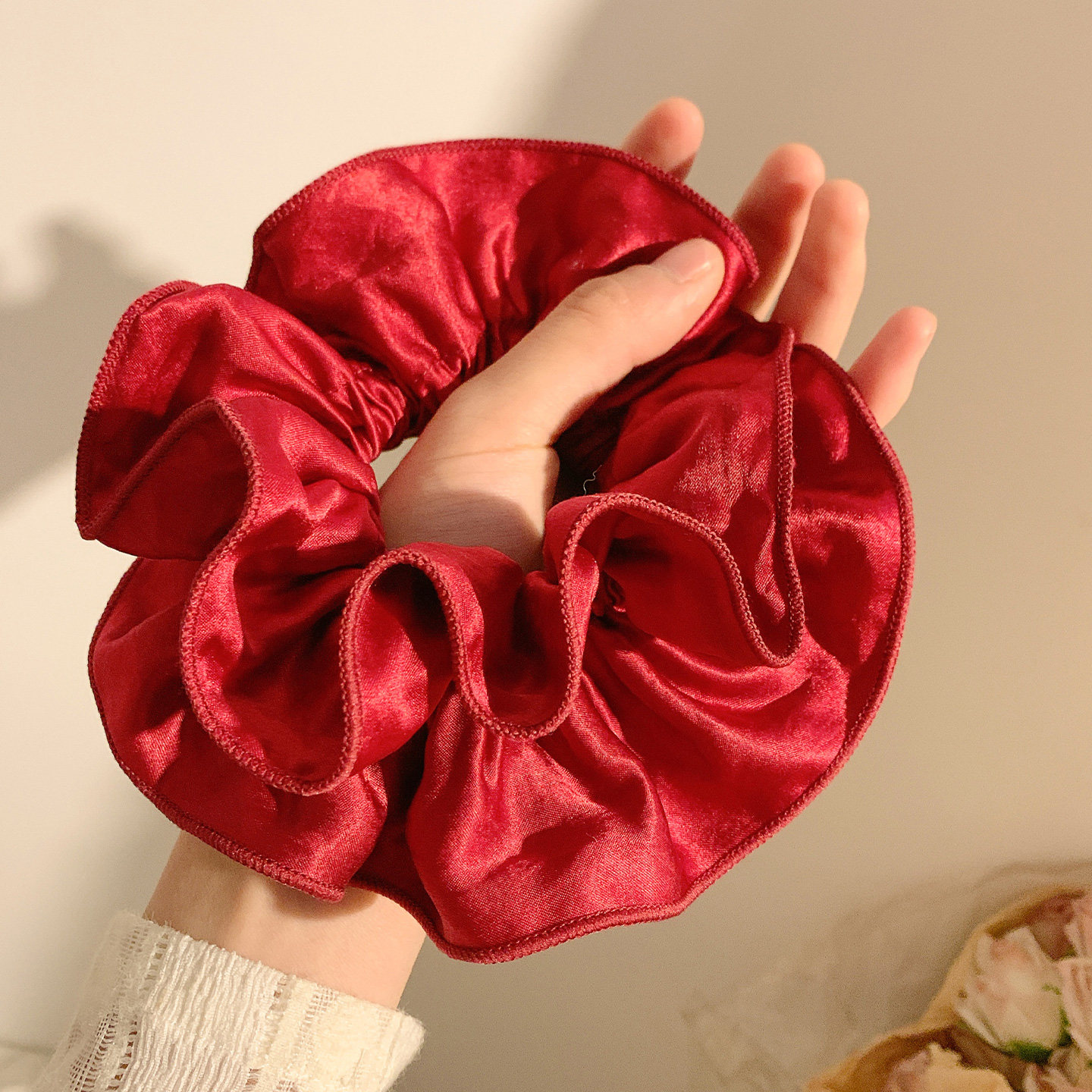 红色缎面大肠发圈女高级感头花超大韩系发绳慵懒风复古头饰丸子头,饰品/流行首饰/时尚饰品新,发饰,淘宝优惠券,粉丝福利购,淘宝优惠卷