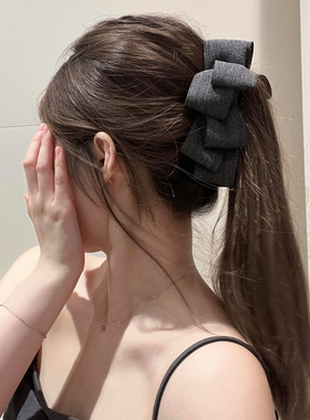 气质简约灰色香蕉夹女竖夹高马尾