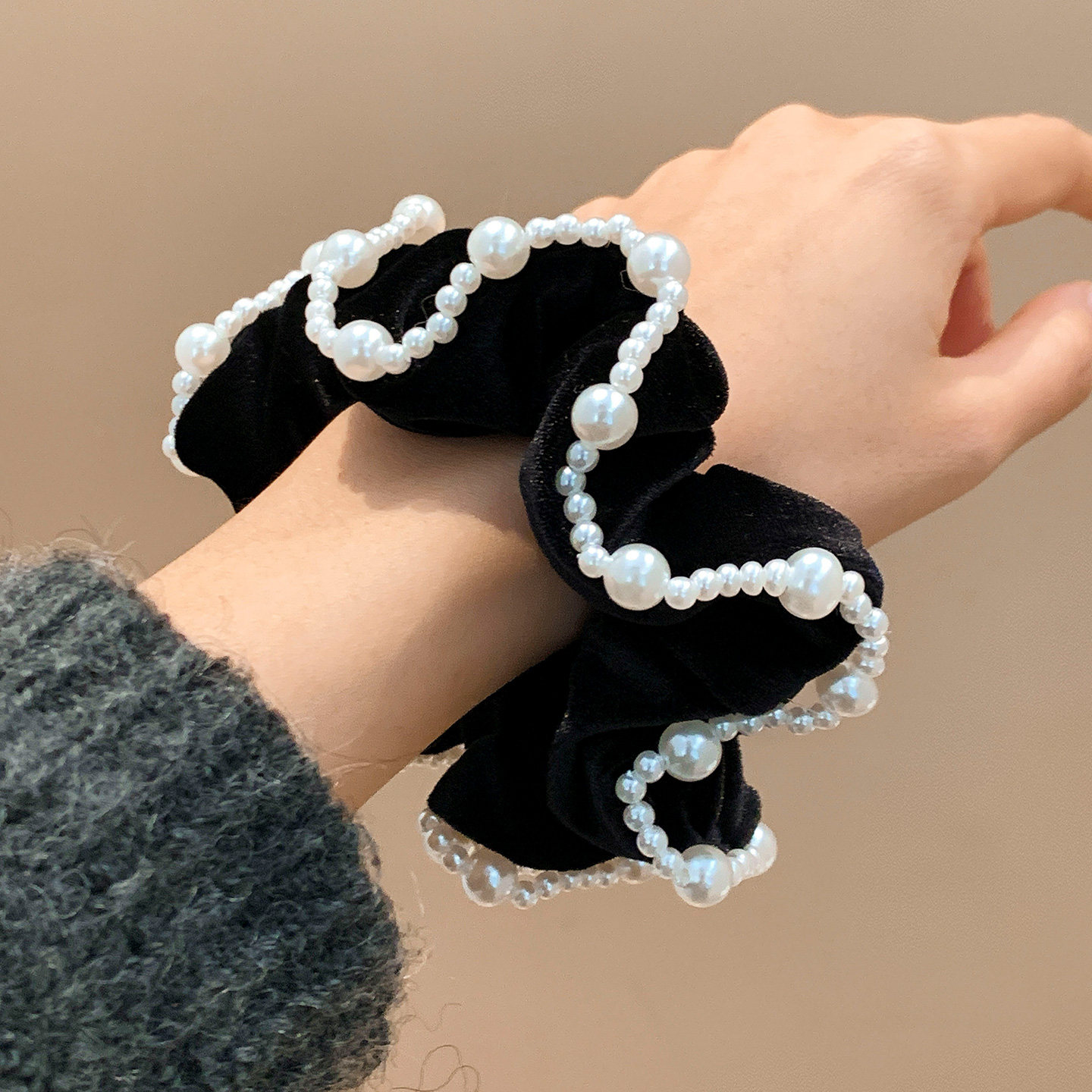 法式黑色丝绒珍珠大肠发圈高级感