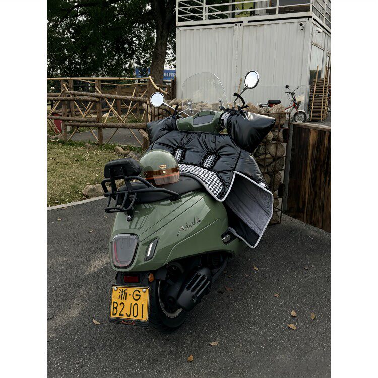 踏板摩托车挡风被冬季2026新款加大加厚电瓶车防风罩上班骑行防寒