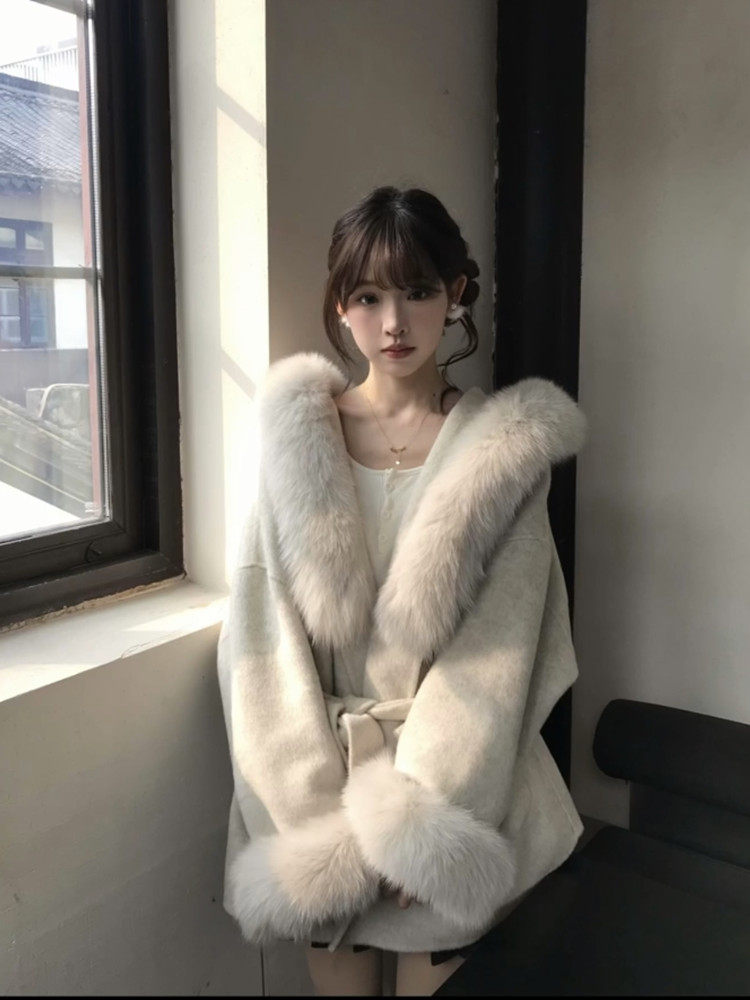 Faux Fur Collar Wool Coat with Fox Trim Cuffs - Taobao product photo 2