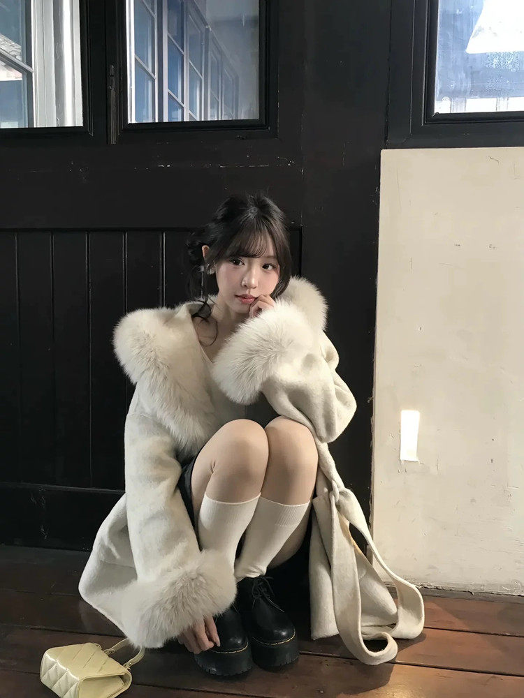 Faux Fur Collar Wool Coat with Fox Trim Cuffs - Taobao product photo 4