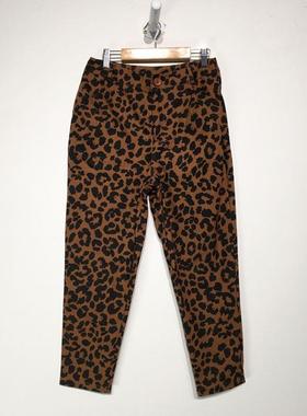 潮系列 Z01-A01425 时尚牛仔八分裤品牌女装折扣颦