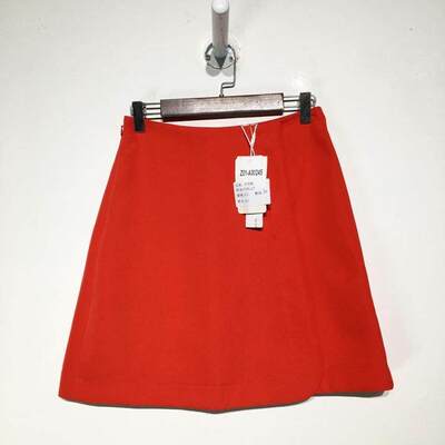 欧系列 Z01-A00245 时尚短裙品牌女装折扣颦