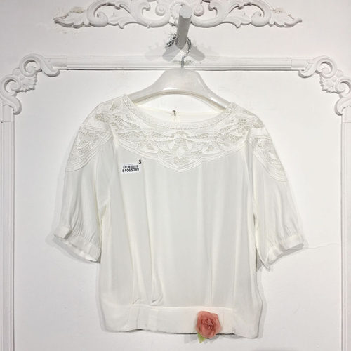 潮系列 8106S299 时尚上装品牌女装折扣颦