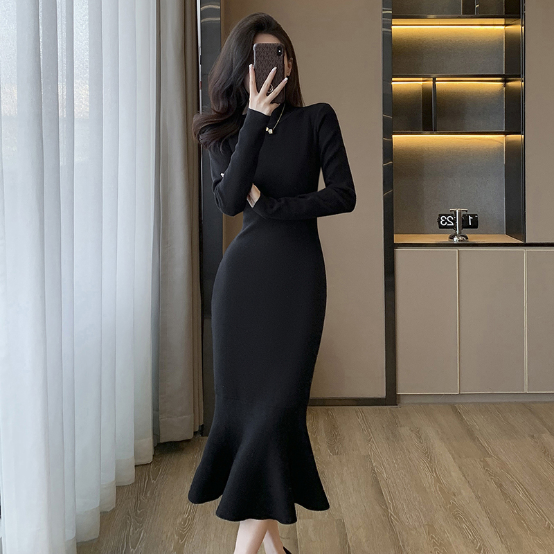 黑色打底针织洋装女秋冬气质鱼尾裙半高领内搭显瘦包臀毛衣裙子