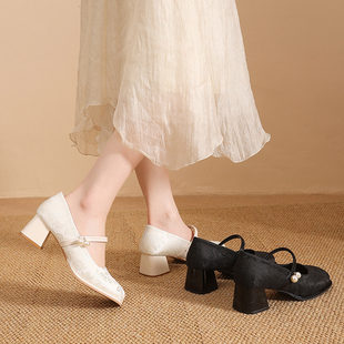 玛丽珍鞋搭配马面裙旗袍的鞋子新中式国风缎面礼服婚礼法式高跟鞋