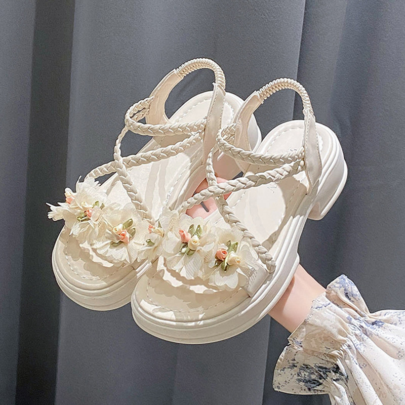 配裙子花朵凉鞋女2025夏季新款仙女风百搭厚底法式坡跟平底罗马鞋