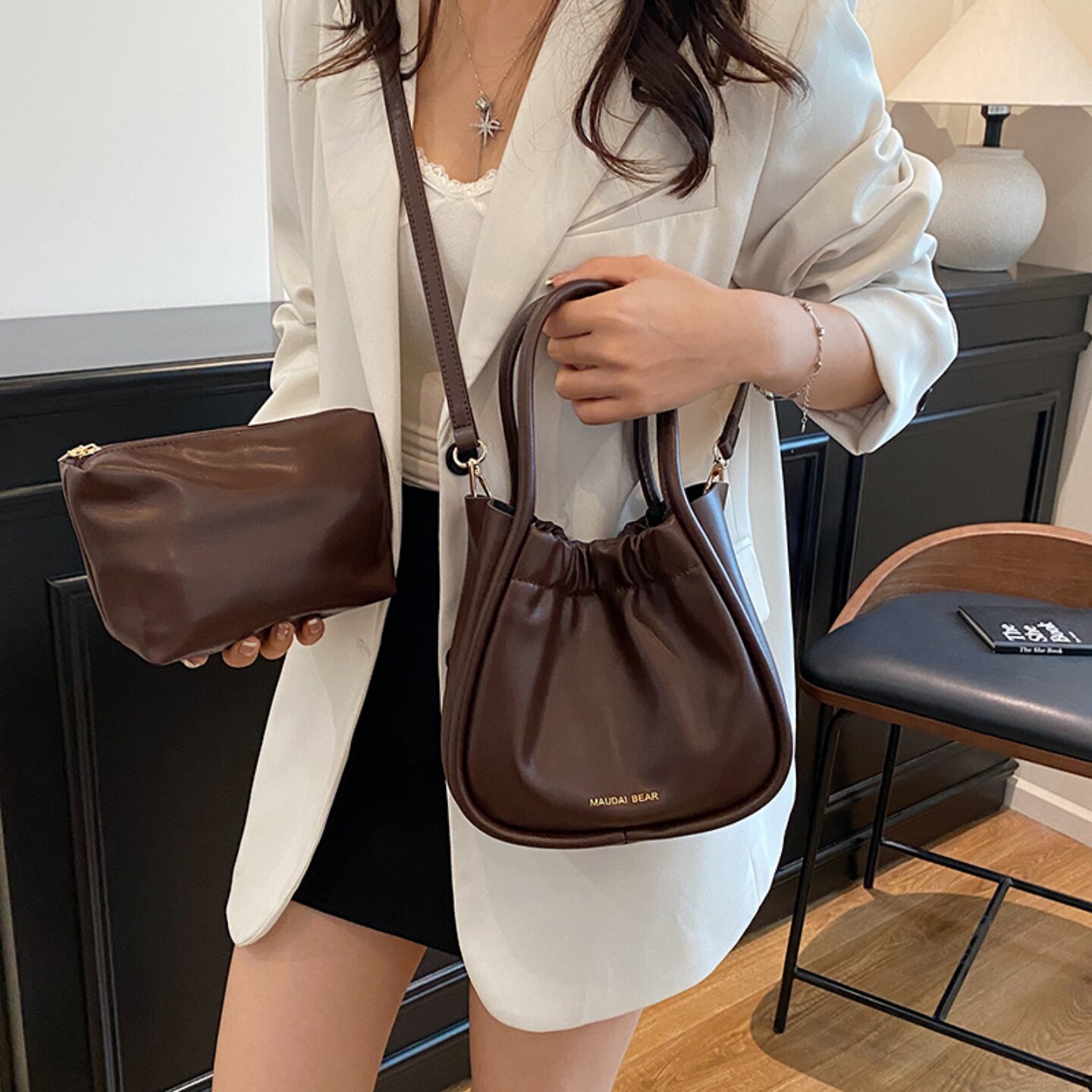 小众褶皱云朵包迷你小包包女2025新款高级感通勤斜挎红色手机包