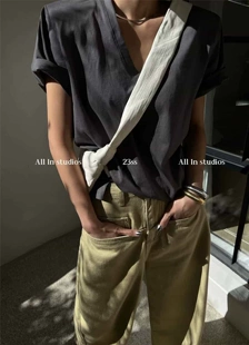 简约百搭纯色v领垫肩短袖 in春季 T恤女休闲宽松黑色上衣 all 新款