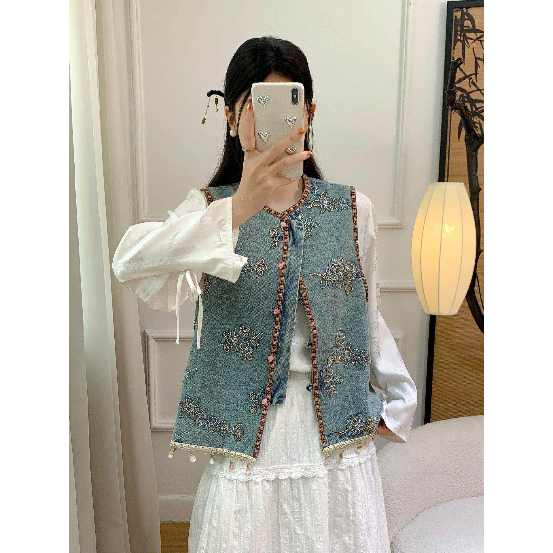 新中式国风重工刺绣钉珠牛仔马甲女2026春季新款时尚盘扣坎肩上衣,女装/女士精品,马夹,淘宝优惠券,粉丝福利购,淘宝优惠卷