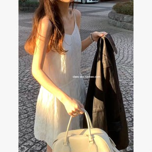 class韩国直邮022612 OUNCE 韩代2026款  褶皱吊带连衣裙