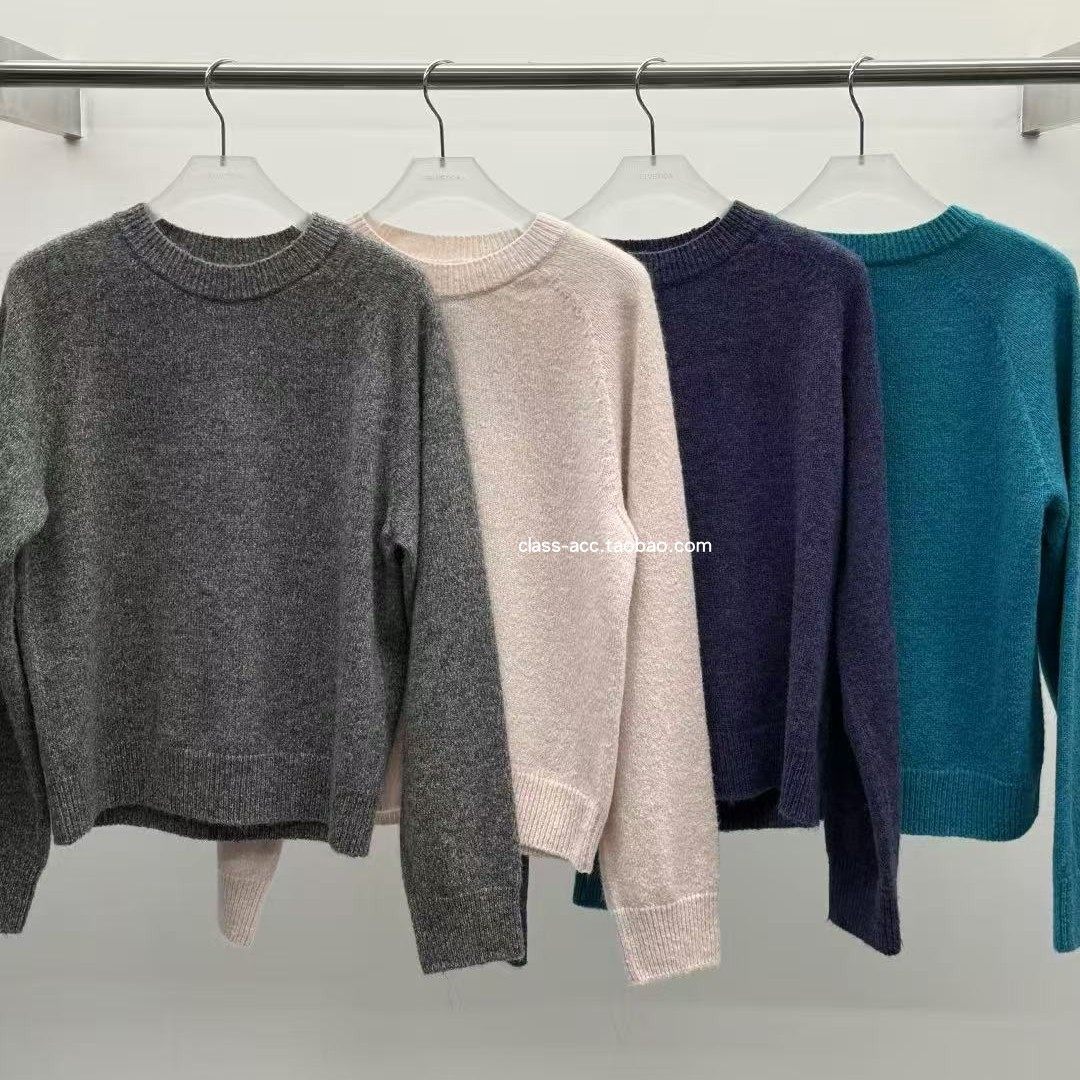 class韩国直邮120403 Helvetica 韩代2025款  一片式圆领毛衣