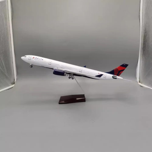达美航空Scale 1:135 47cm A330 Delta Airline 飞机模型带灯