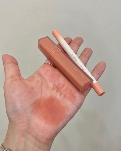 roamnd丝绒哑光橘调粉色唇线笔