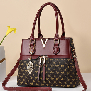 时尚大气包包女2026新款印花妈妈款手提包50岁大容量斜挎中年女包