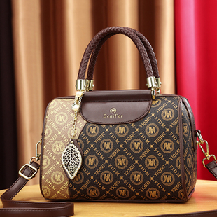 轻奢高级感包包女2026春夏新款枕头包百搭大容量妈妈斜挎手提女包