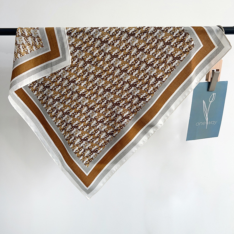 丝毛手感围巾女百搭彩色链条小方巾秋冬保暖系脖丝巾洋气领巾披肩