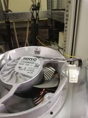 风扇 变频器 ACS880-01-363A-3  D1751S24B8CP329 直流24V 3.4A