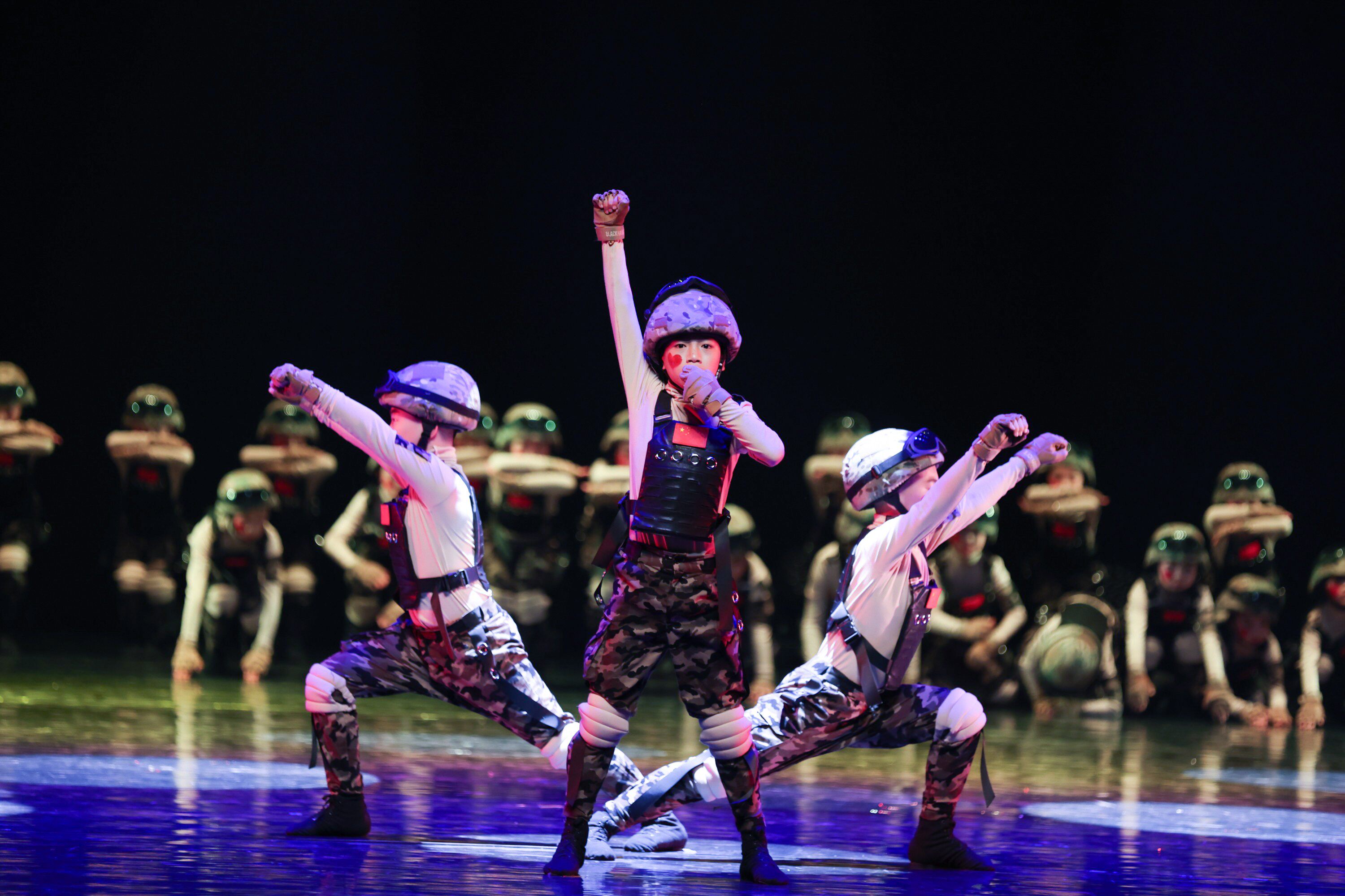 第十一届小荷风采铁甲演出服兵娃娃舞蹈服儿童铁甲表演服六一新