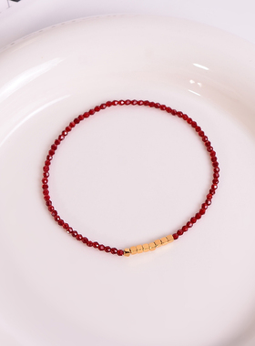 钛钢手链 复古气质叠戴红色小方糖手链女轻奢高级感手环不褪色