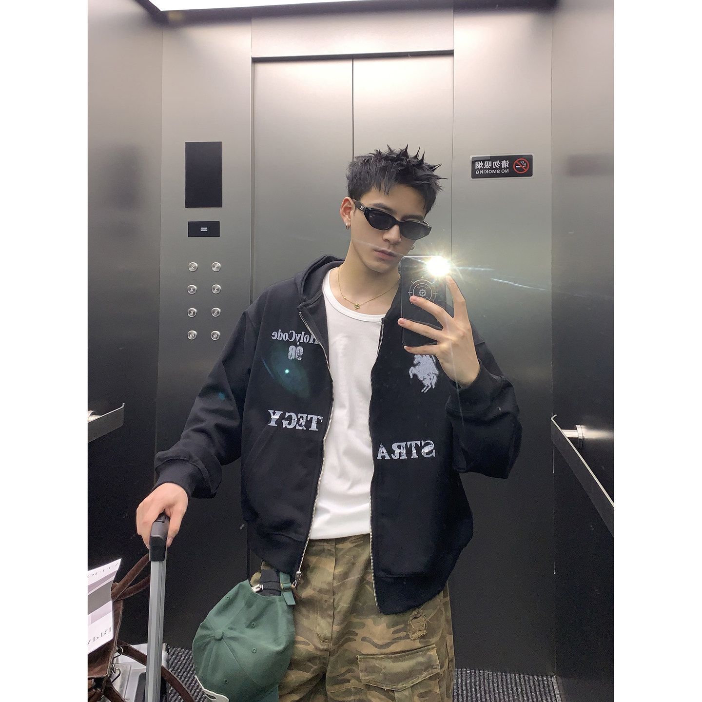 PLTH*美式高街黑色短款连帽开衫卫衣男白马字母印花宽松拉链外套图片