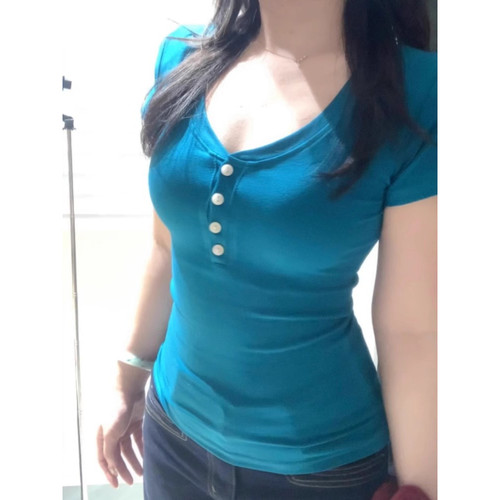 大码纯欲大领口修身v领短袖t恤女