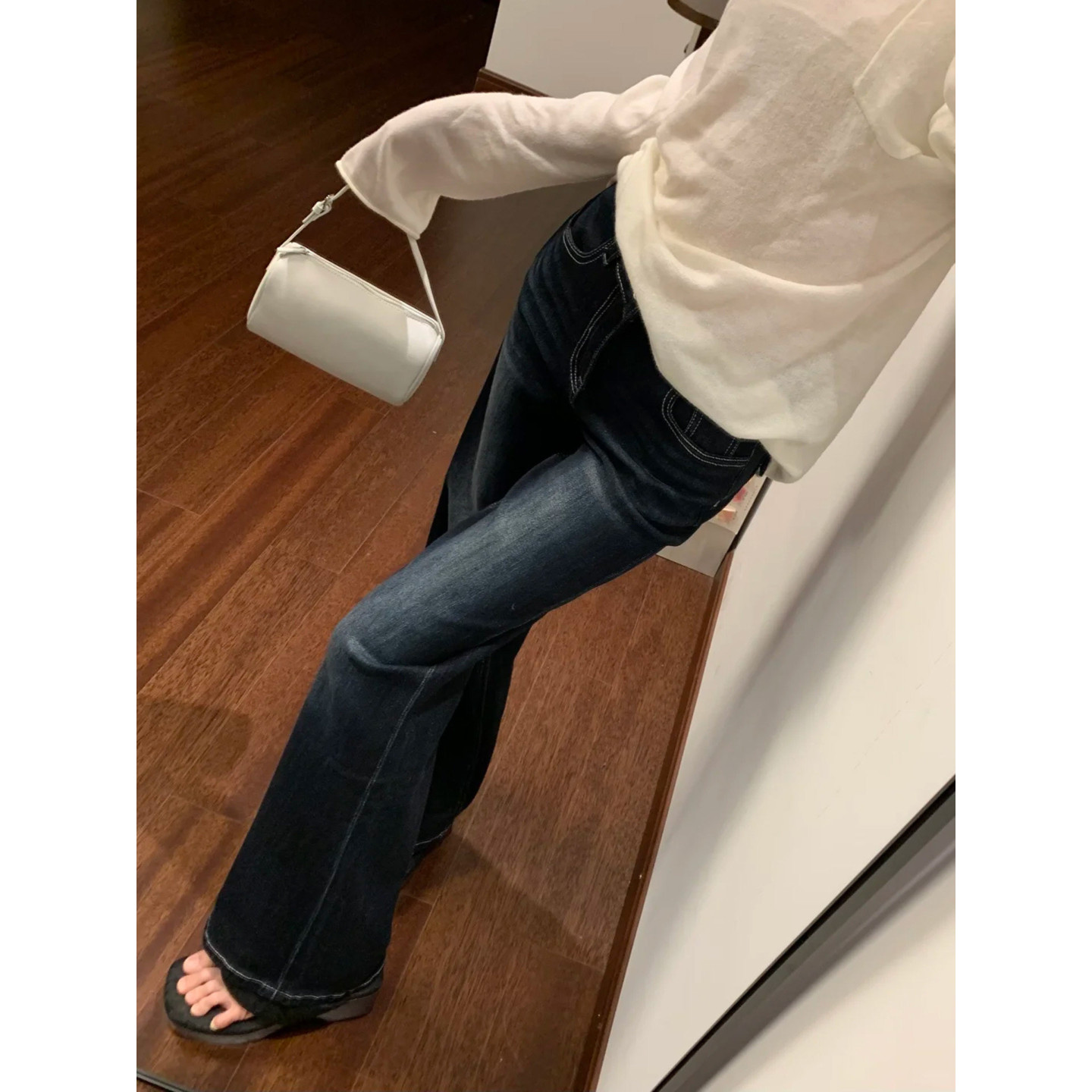 美式复古蓝灰色不贴腿微喇叭牛仔裤女秋季中高腰直筒百搭显瘦裤子