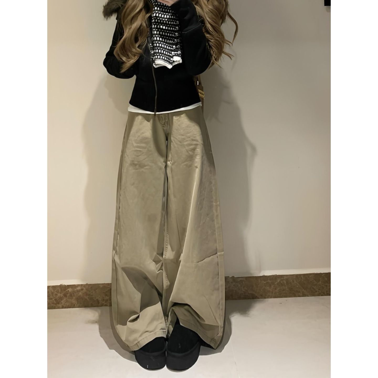 大码加绒加厚卡其色微喇牛仔裤女